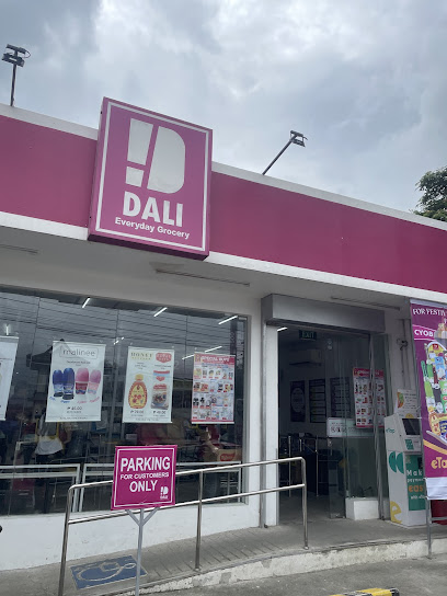 Dali Everyday Grocery, Istana