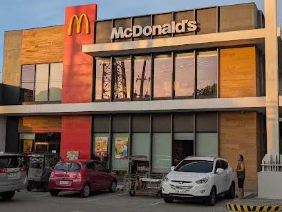 McDonald's Paradahan Tanza